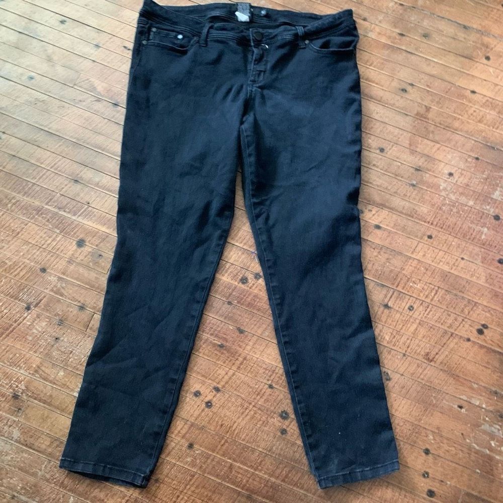 Torrid black normcore size 18 slim leg stretchy jeans